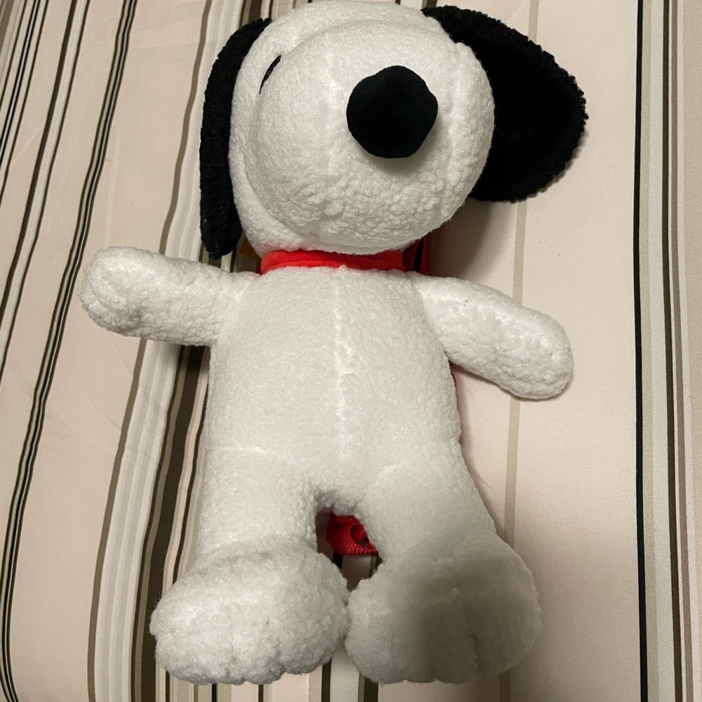 Brand new w/ tags Snoopy Plush Piggyback Backpack Red Collar